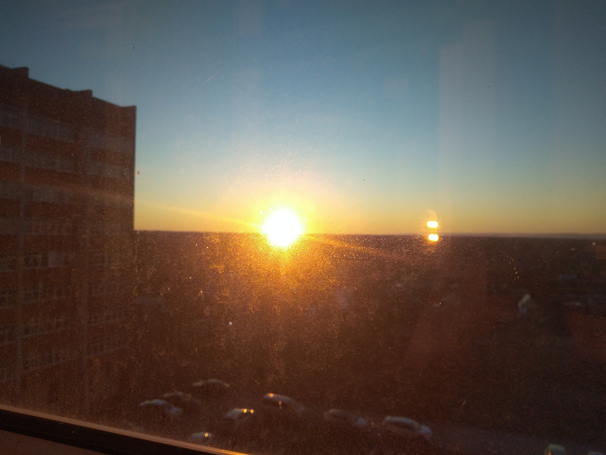 Солнце встаёт.