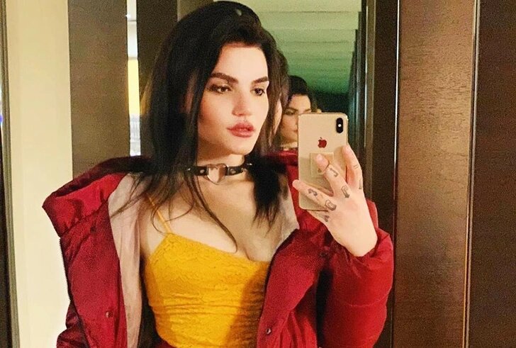 Фрейя Зильбер состояла в интимной связи с Макаром и родила ему сына