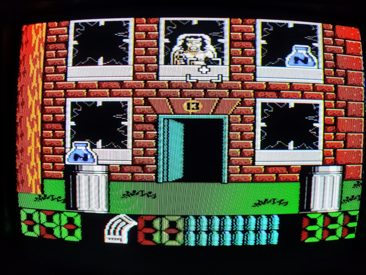 Фото сделаны мной. На фото игра RoboCop2. Оригинал игры "RoboCop 2" был разработан и издан Data East (аркада), Ocean Software в 1990г. для Amiga , Amstrad GX4000 , Atari ST, Commodore 64, Game Boy, NES, ZX Spectrum. Директор Мэн Тайко (аркада), программисты Такааки Иноуэ, Ясухико Номура, Масао Ишикава. Фото демонстрирует начальную заставку игры, а так же общий визуальный фон игры. Подробнее об этом рассказано в статье. Все материалы принадлежат правообладателям и размещены исключительно в информационных целях.