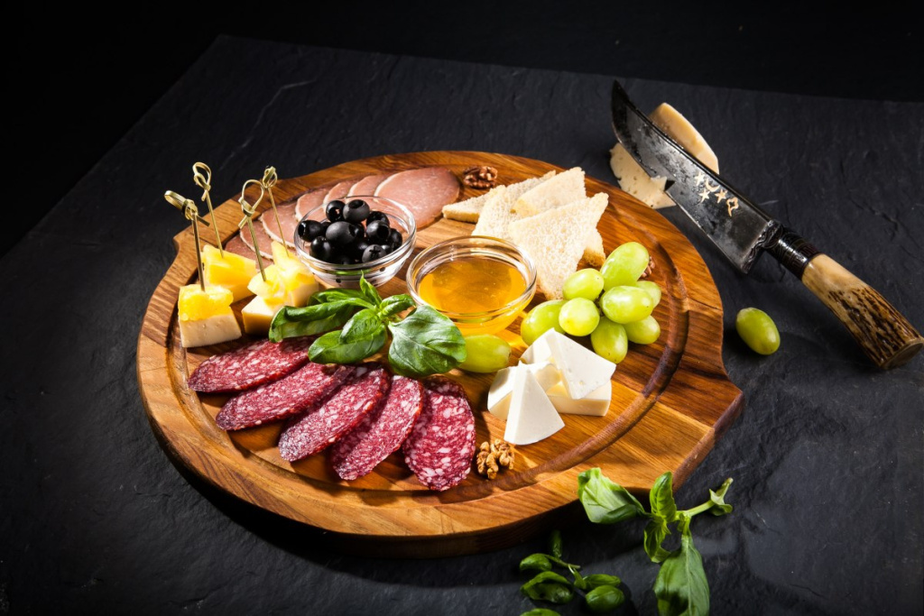 Правильный подбор закусок к напитку - половина успеха торжества