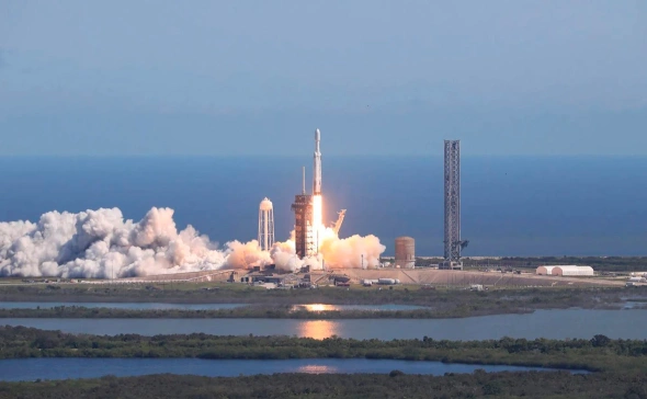 Запуск ракеты-носителя Falcon Heavy с космическим аппаратом Europa Clipper (Фото: NASA / Kim Shiflett)