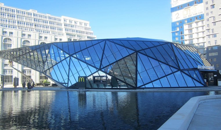 Здание батумского McDonald’s было построено в 2012 году