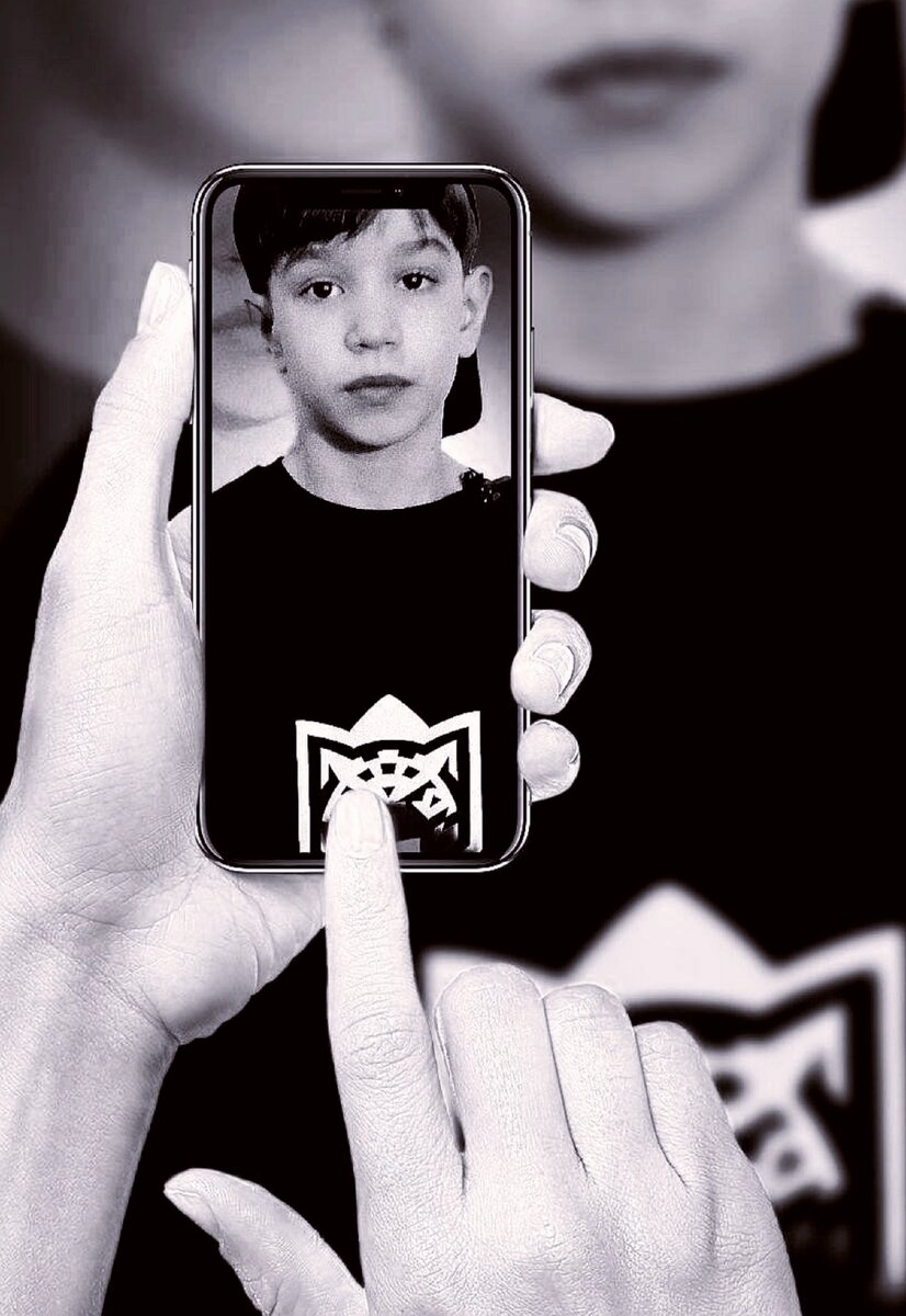 крупным планом (нейросеть с фото автора) 