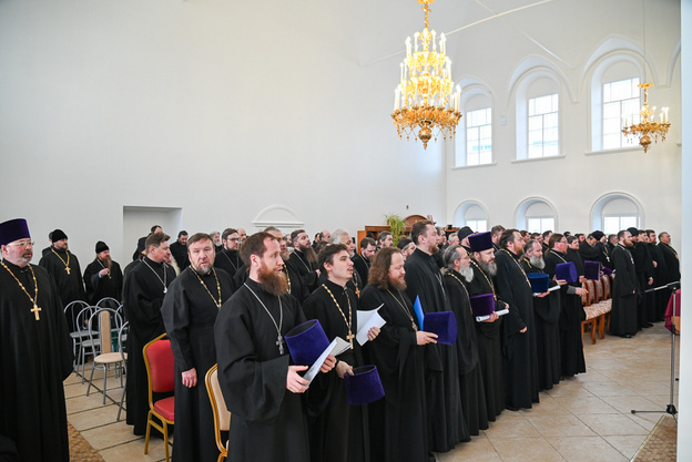    В Вятской Епархии 128 священников