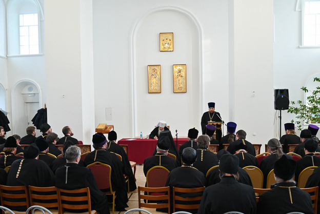    В Вятской Епархии 128 священников