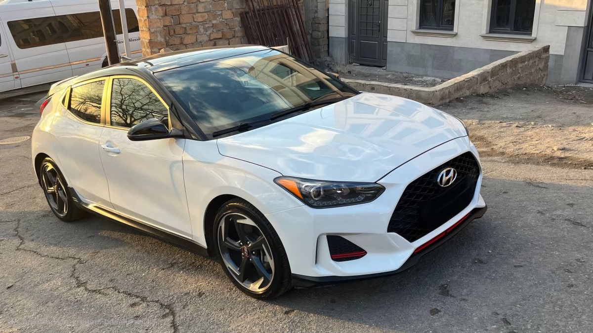 Hyundai Veloster II: Спортивный стиль