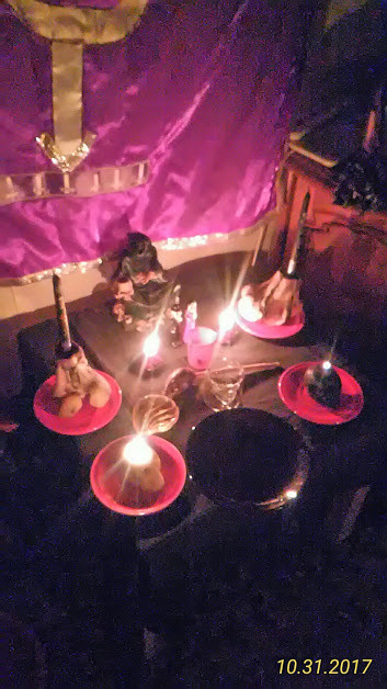 И сейчас, внимание, будем давать подношения)