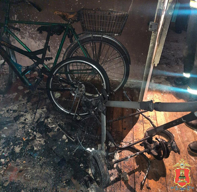 От коляски потерпевшей осталась пара деталей