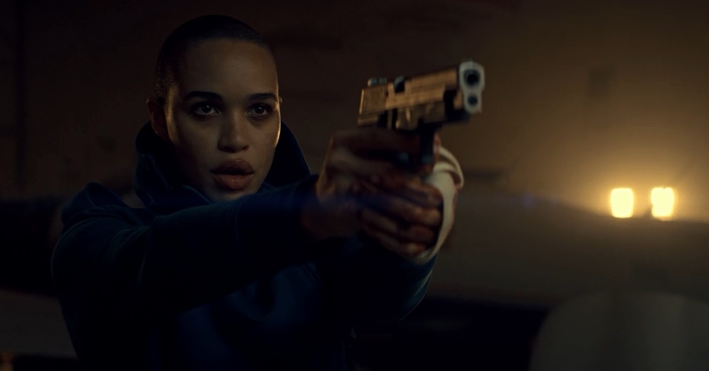 Пролистните изображение, чтобы увидеть следующий кадр из фильма «В тени Луны» (2019)