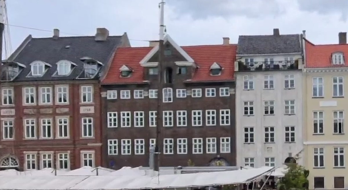 Тот же дом с циферной табличкой, но уже без Веласкеса (мой скрин из гугл карт)