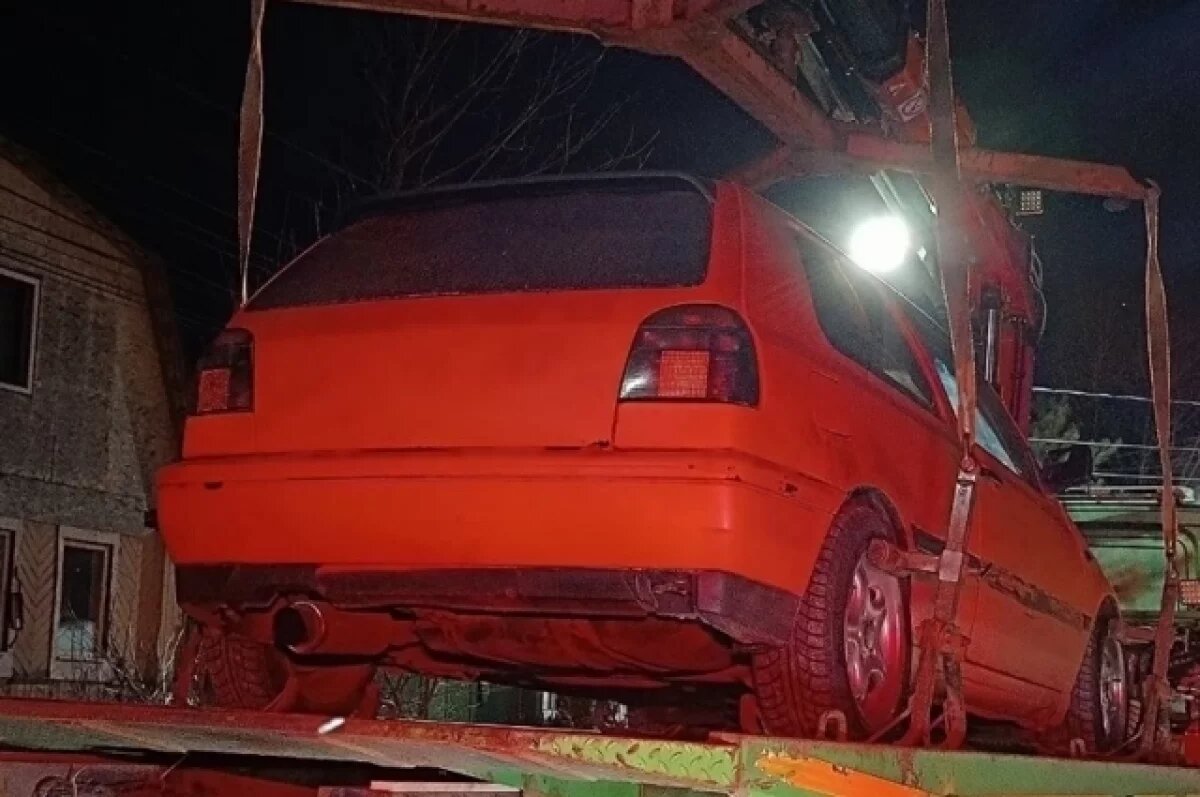    В Твери 17-летний юноша сел за руль иномарки и поехал кататься