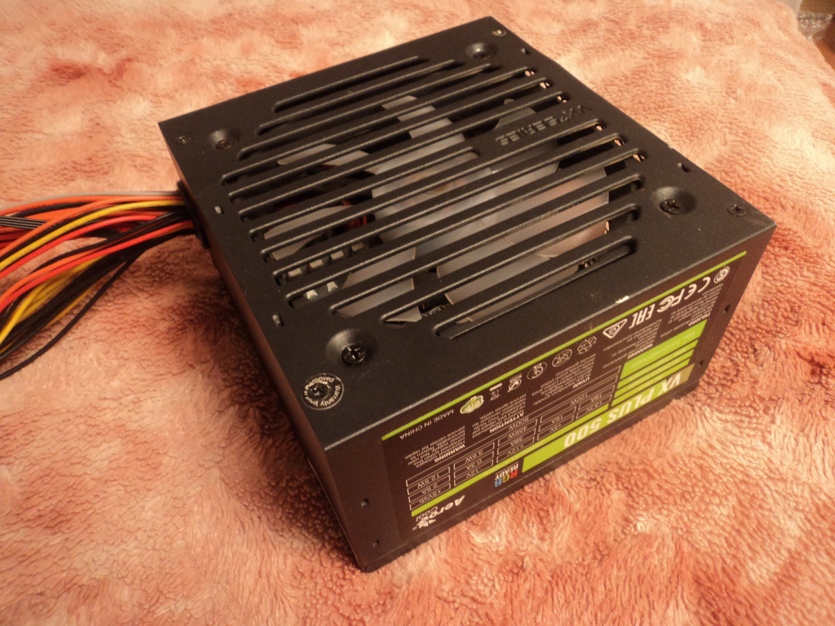 Внешний вид блока питания. Фото автора.