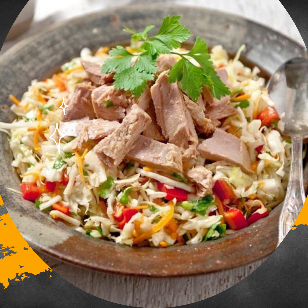 САЛАТ С КАПУСТОЙ И ТУНЦОМ.
