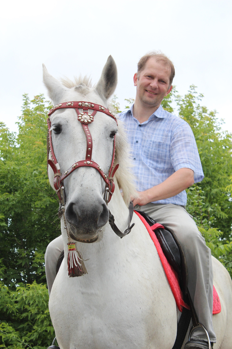 Я- далеко не совершенен. А вот зверь подо мной - да