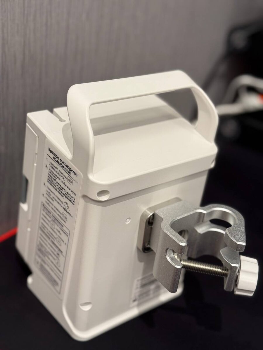 Инфузионный насос AniFM I1 для ветеринарии от Mindray (вид сзади)