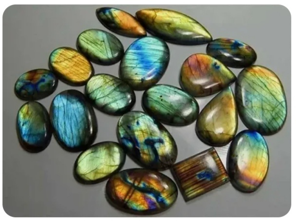 Кабошоны из лабрадора . Фото из интернета. 