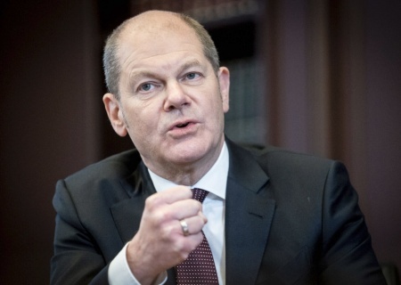    Маск и Шольц обменялись оскорблениями