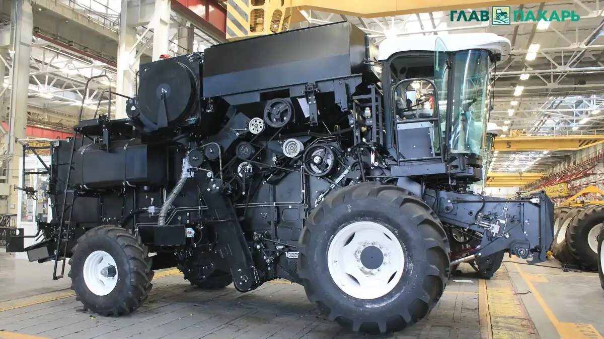 Фото: © Артем Борисов / Glavpahar.ru Производство комбайнов на заводе Ростсельмаш (фото иллюстративное)