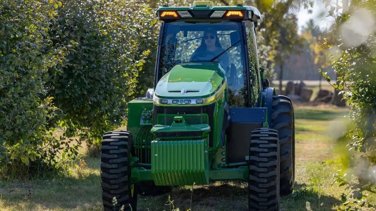 Фото: deere.com
Прототип нового трактора John Deere E-Power