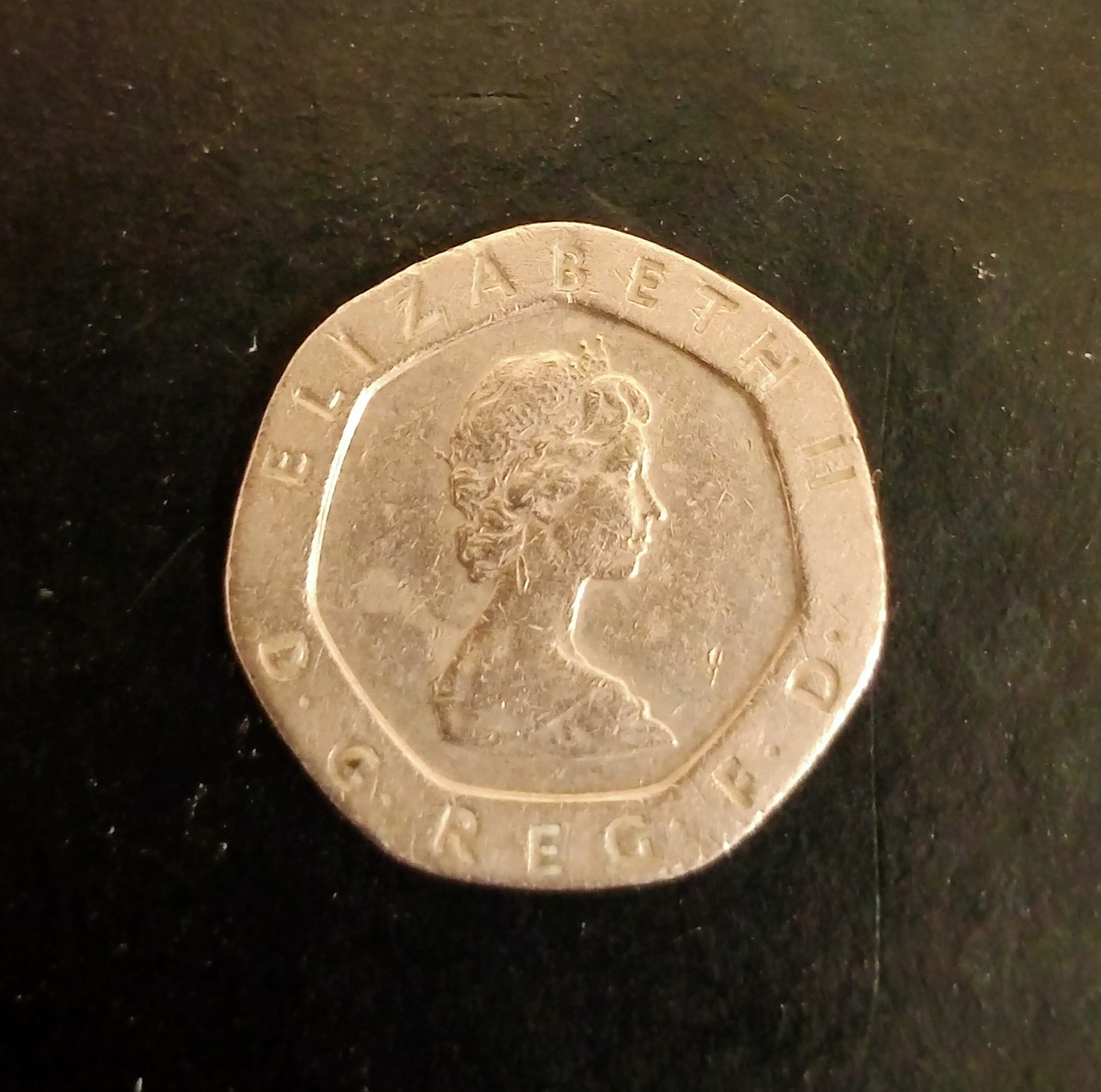 Аверс монеты 20 пенсов 1982г. Великобритания.