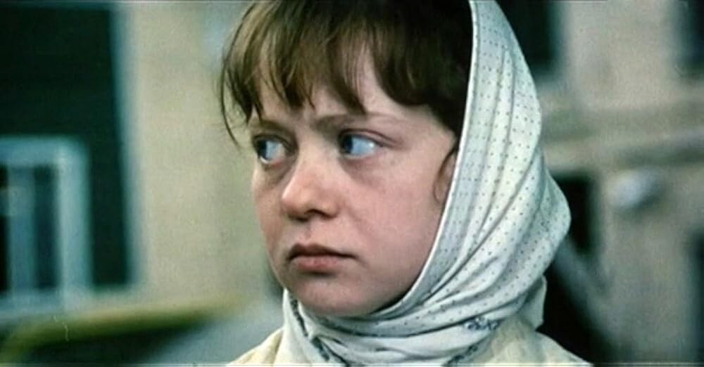 Татьяна Божок в 1983 году (кадр из фильма "Одиноким предоставляется общежиие")