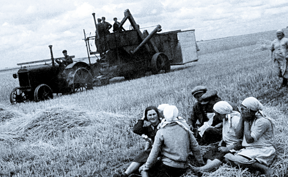 "Уборочная" в первых колхозах.