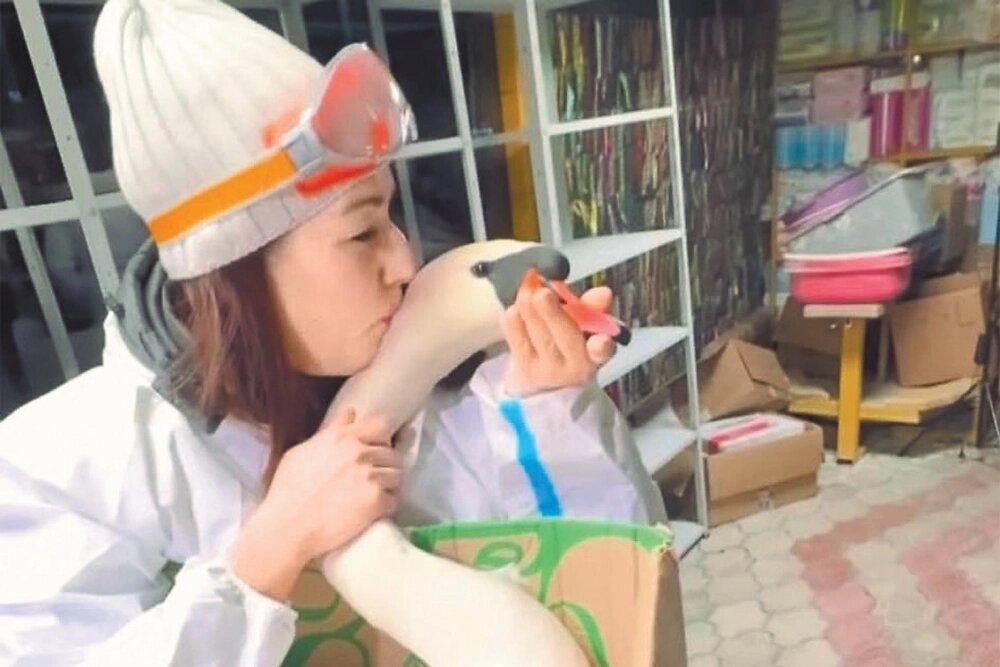    Собирать мазут с пляжей и отмывать птиц, как это делала Лариса Шульц, непросто. Фото: Из личного архивa