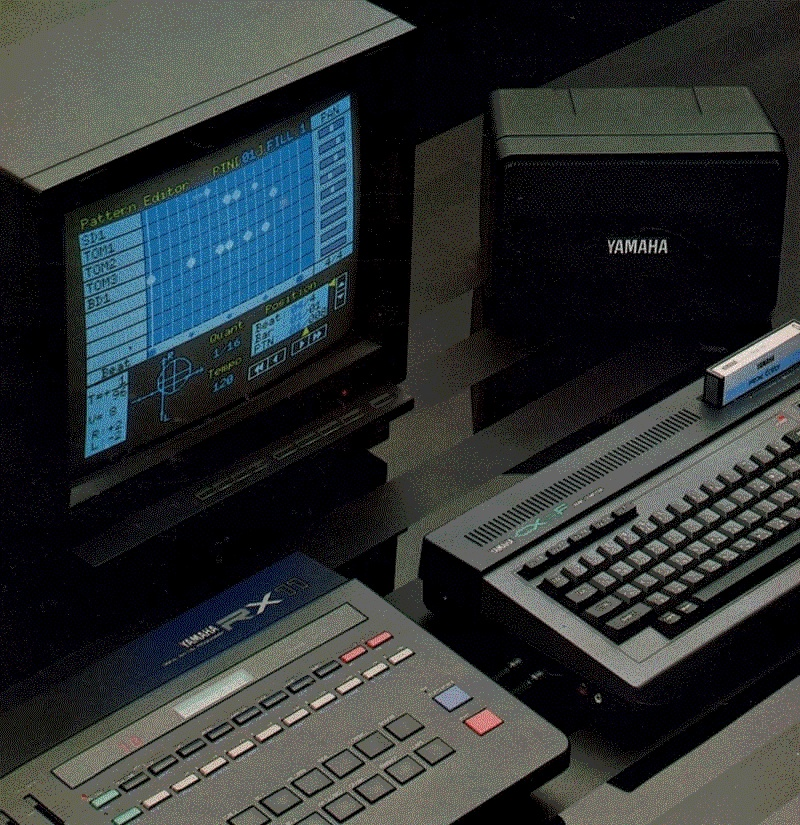 Программируемая драм машина RX11 и музыкальный компьютер CX5F от компании Yamaha