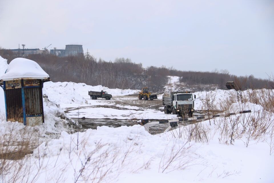    Вывоз снега. Снегоотвал. Источник: Виталий Барабаш/"Толк"