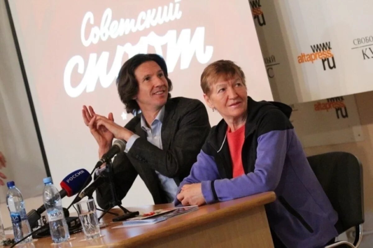    Именитый футболист из Барнаула помогает бороться с мазутом в Чёрном море