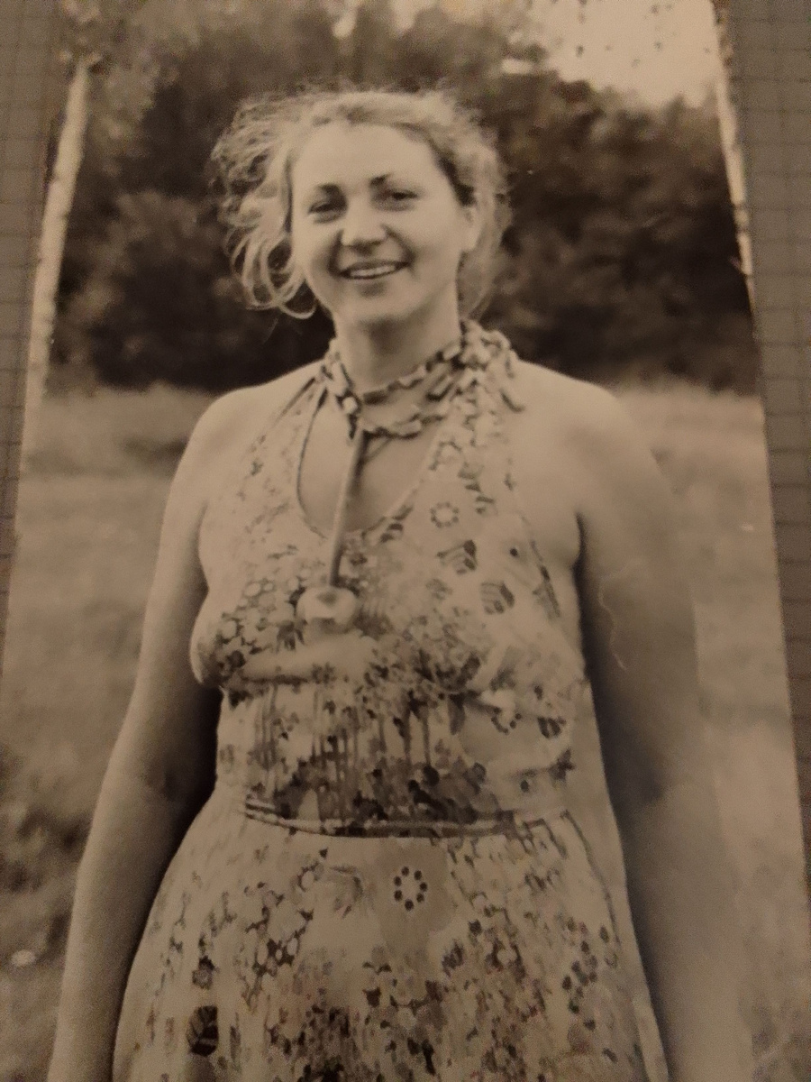 Фото 1979 года, колхоз "Знамя", Смоленская область, в эти годы часто практиковались выезды групп медперсонала областной больницы в разные районы Смоленщины, для проведения комплексного медицинского обследования сельских жителей 