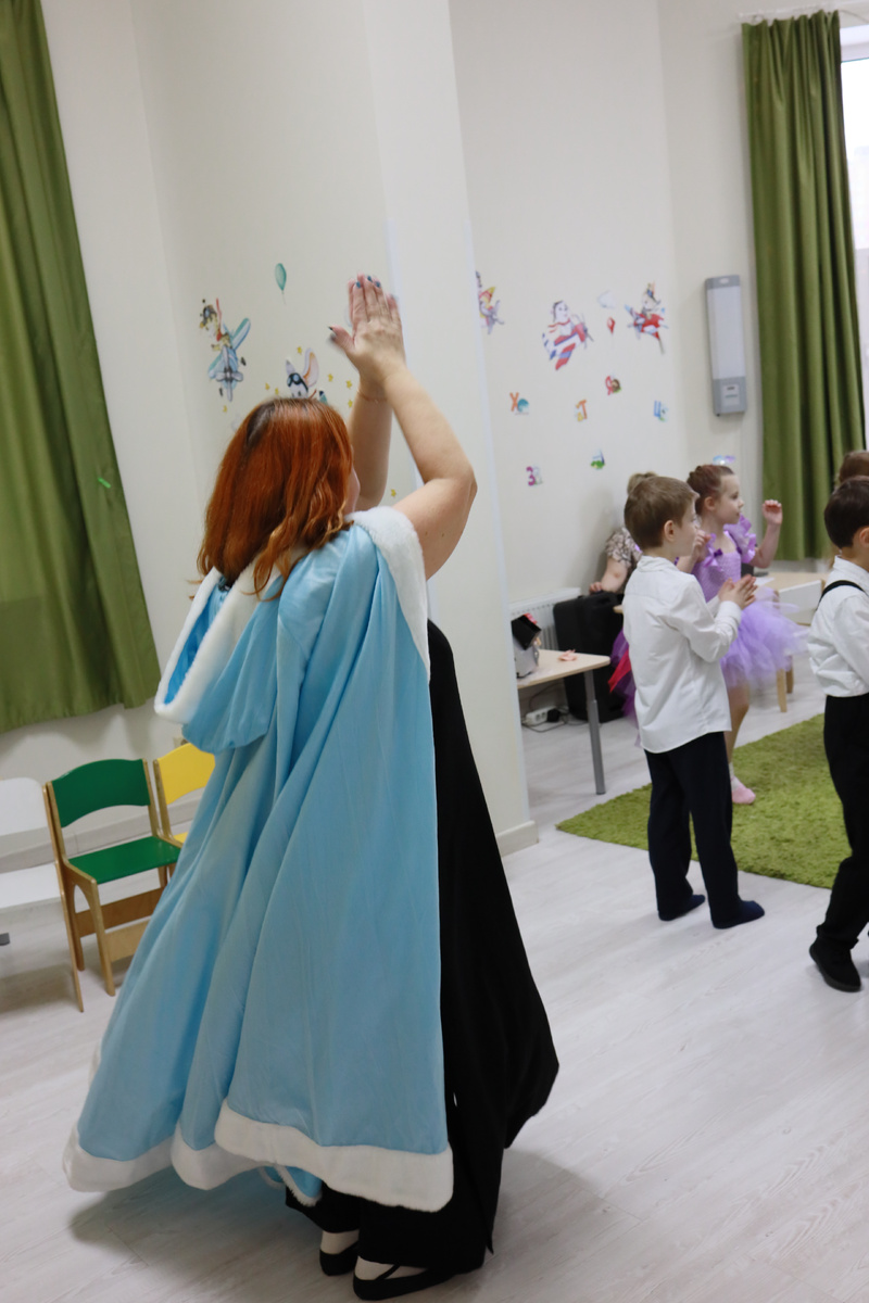 На празднике даю указания - но это мои прямые обязанности. 