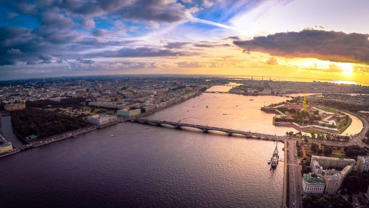 Фото с сайта https://youla.ru/sankt-peterburg/uslugi/drugoe/poliety-na-viertolietie-nad-sanktpietierburghom-5e8f1cb762e1c624a000c3e3. Взято с Яндекс.Картинки