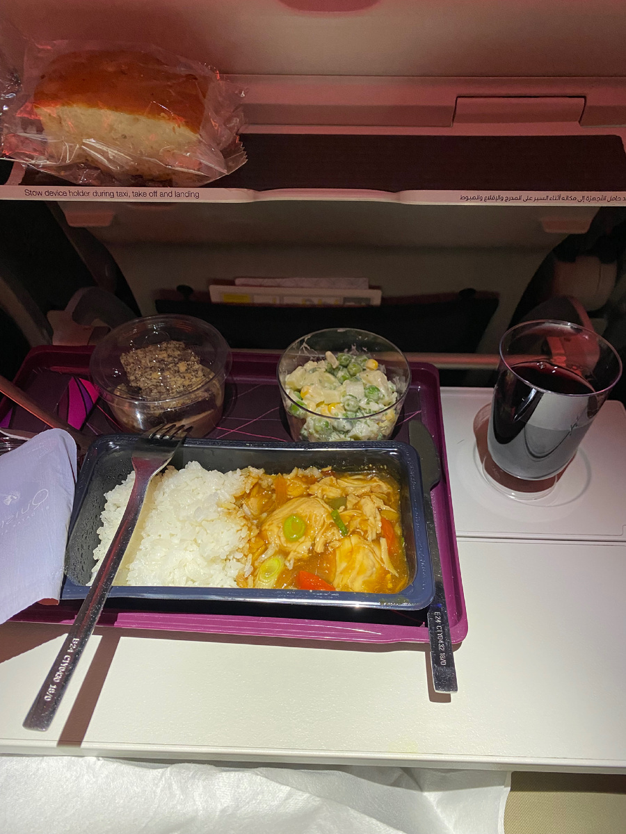 Бутылочка с водой уже убрана