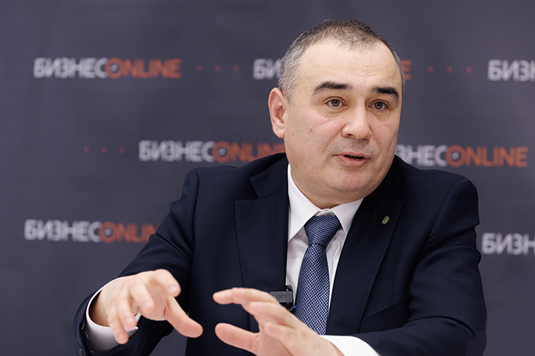    Рустем Хайруллин: «Душа человека видна в его глазах».   
Фото: Андрей Титов