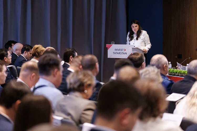    Талия Минуллина: «Наши муниципалитеты ничего им (инвесторам — прим. ред.) не предлагают, не используют в полной мере площадки международного уровня».   
Фото: Сергей Елагин