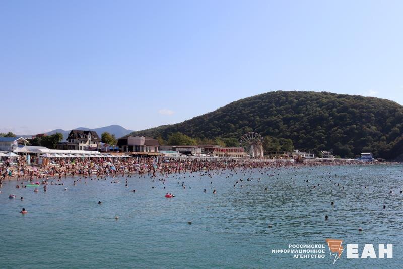    ЕАН. Одно из популярных мест отдыха жителей Челябинской области — Черноморское побережье — пострадало из-за разлива нефтепродуктов