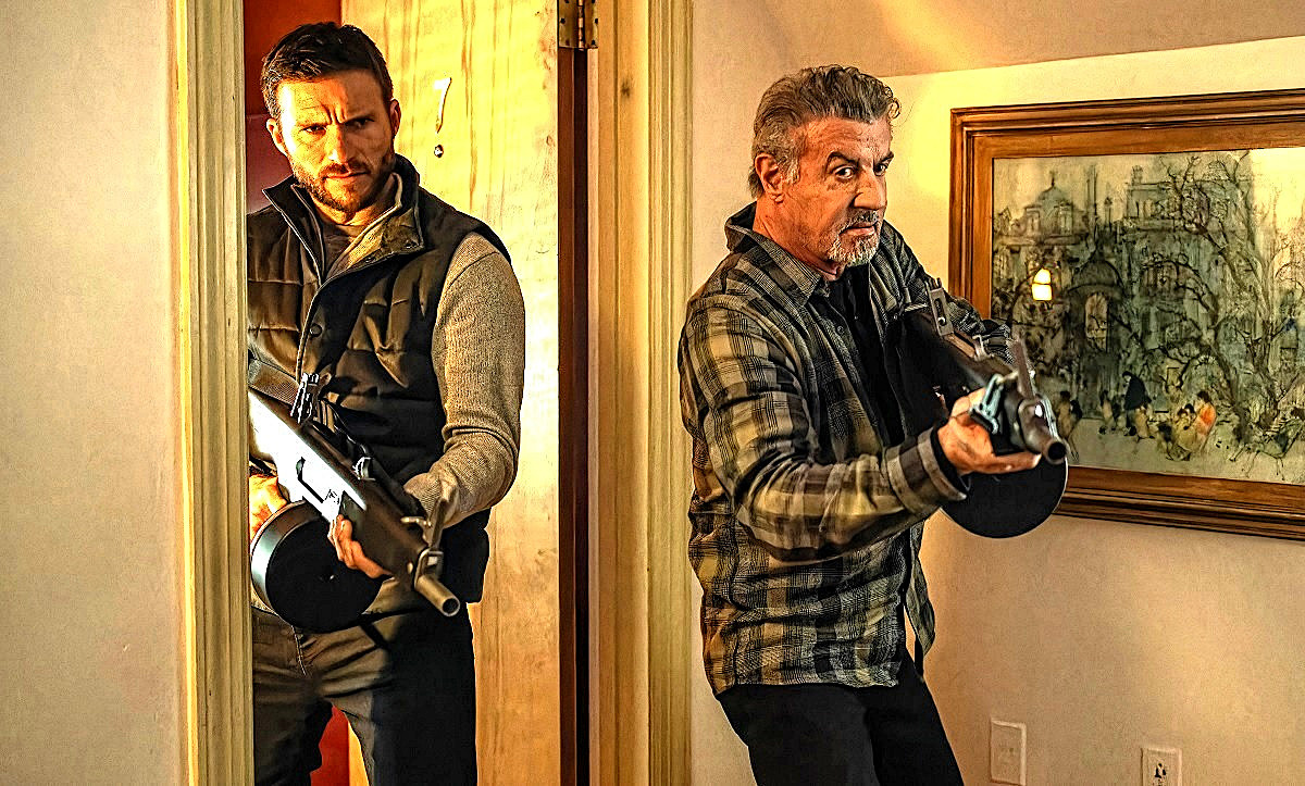 Скотт Клинтович Иствуд: какое событие - наконец-то снялся с самим Сталлоне! Но есть нюанс - снялся в каком-то ё... <вырезано цензурой> ...кошмаре.