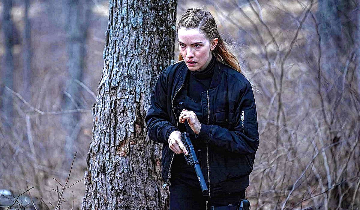 Всё в порядке с лицом у Уиллы Фицджеральд, спасибо, что спросили. Просто волосы на затылке она слишком туго заплела, с кем не бывает. 