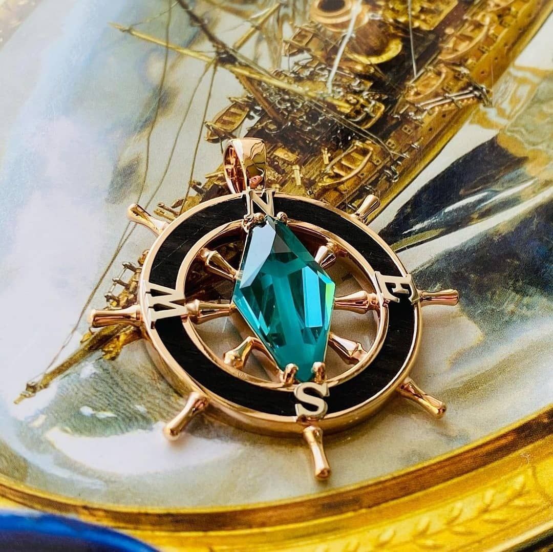 Кулон с авторским дизайном самоцвета "Надежда"