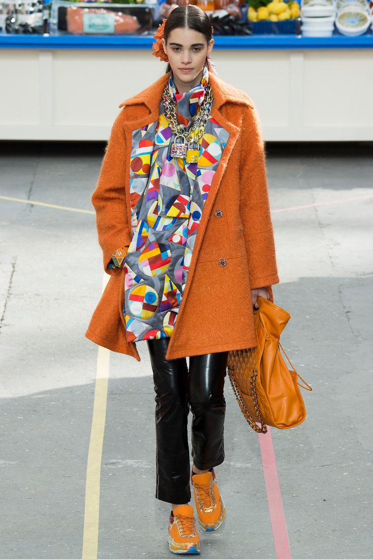 Пример цветного пальто