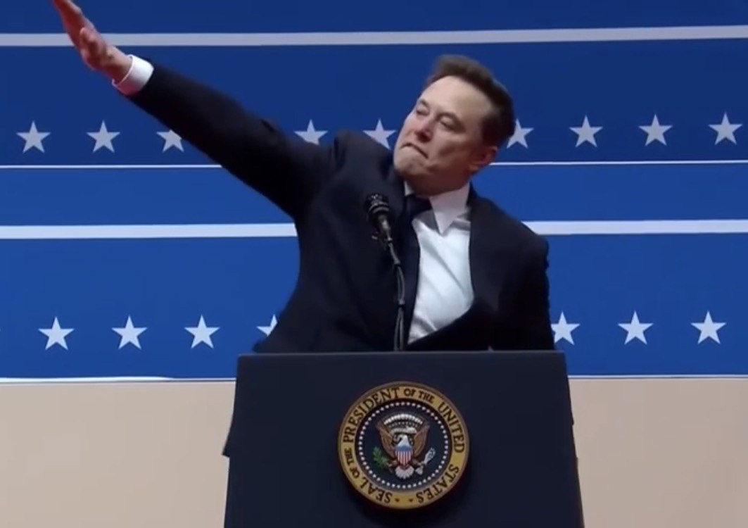 Илон Маск на инаугурации Дональда Трампа красноречиво обратился к публике с неоднозначным жестом 20 января 2025