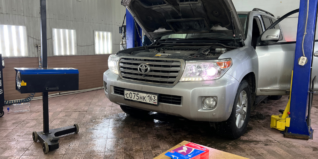Регулировка угла света фар Toyota Land Cruiser 200