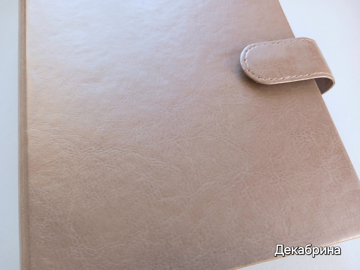 Пытаюсь, хоть как-то показать красоту кожзама!