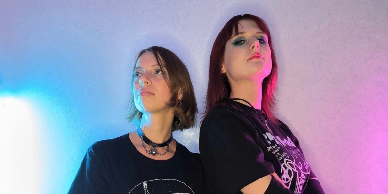 Когда у артиста еще нет студийных фотографий :)