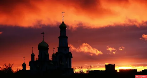 Монастырь на закате