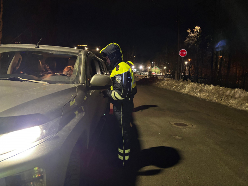    Два водителя-родителя у гимназии Петрозаводска получили штрафыГАИ Петрозаводска