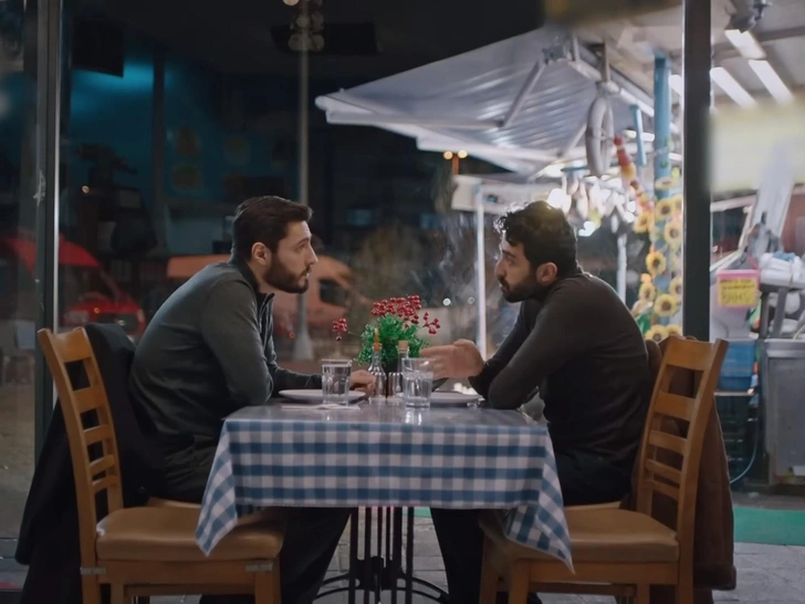 Кадр из сериала «Клюквенный щербет»