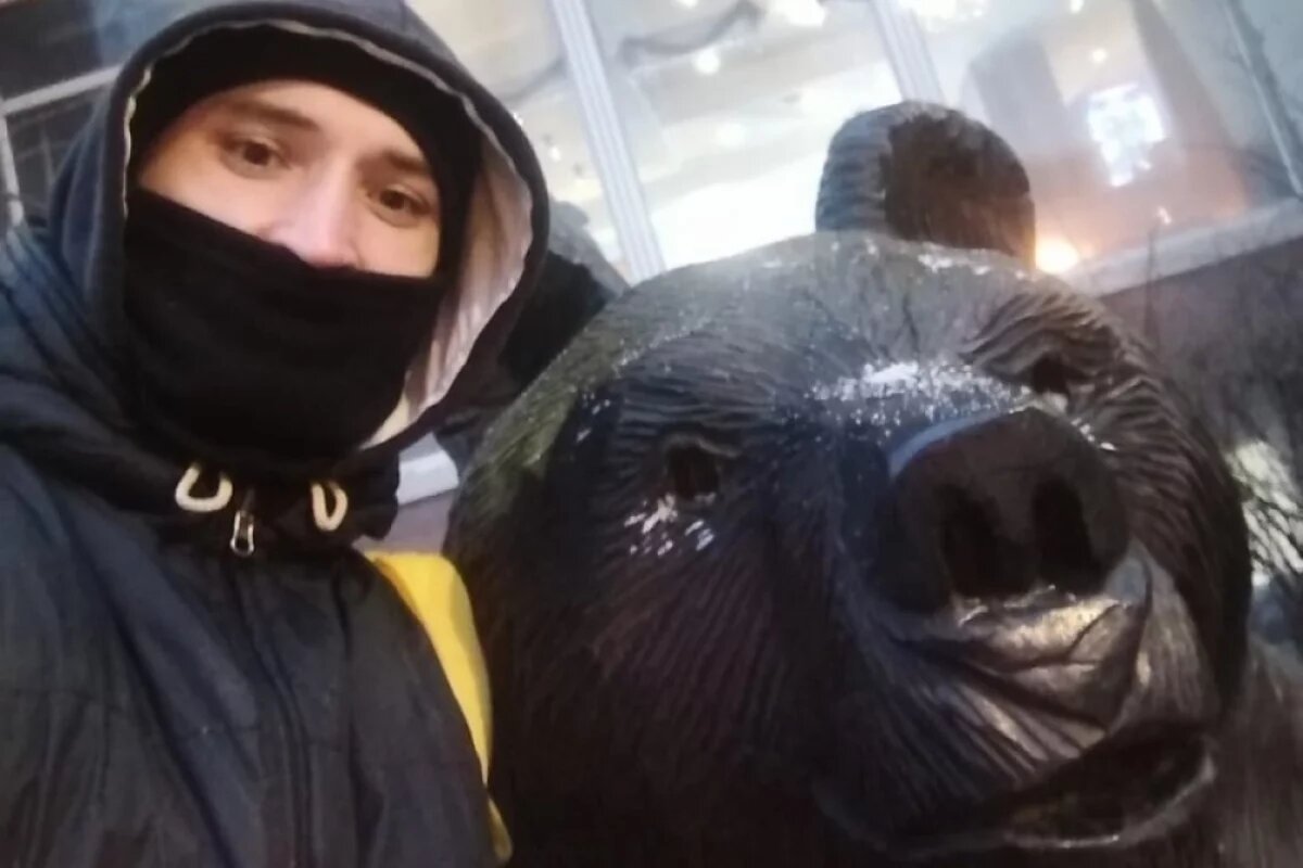    10 января, в день своего исчезновения, Алексей Сорока после окончания смены на заводе, как обычно, отправился в Санкт-Петербург работать в курьерской доставке.