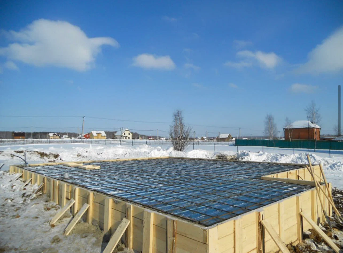 Можно ли заливать бетон в минусовую температуру: технология зимней заливки